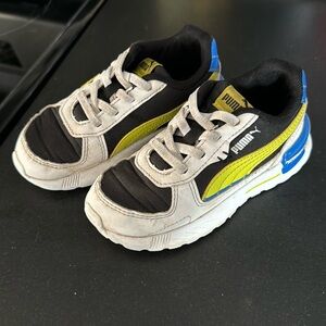 Puma toddler boys sneakers size 9